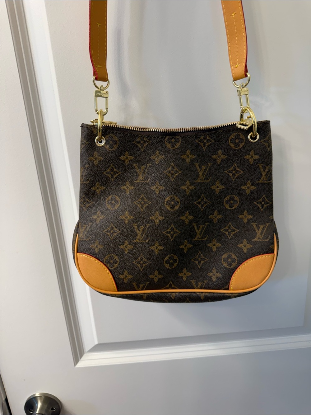 Louis Vuitton Crossbody - Picture 2 of 5